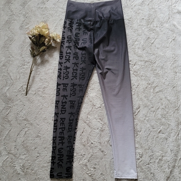 Punk Robb "Wake Up. Be Kind. Repeat" Ombre Gray Leggings Size M - Picture 8 of 13